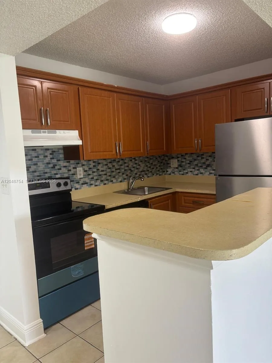 7110 NW 179th St # 211, Hialeah, FL 33015 photo 2