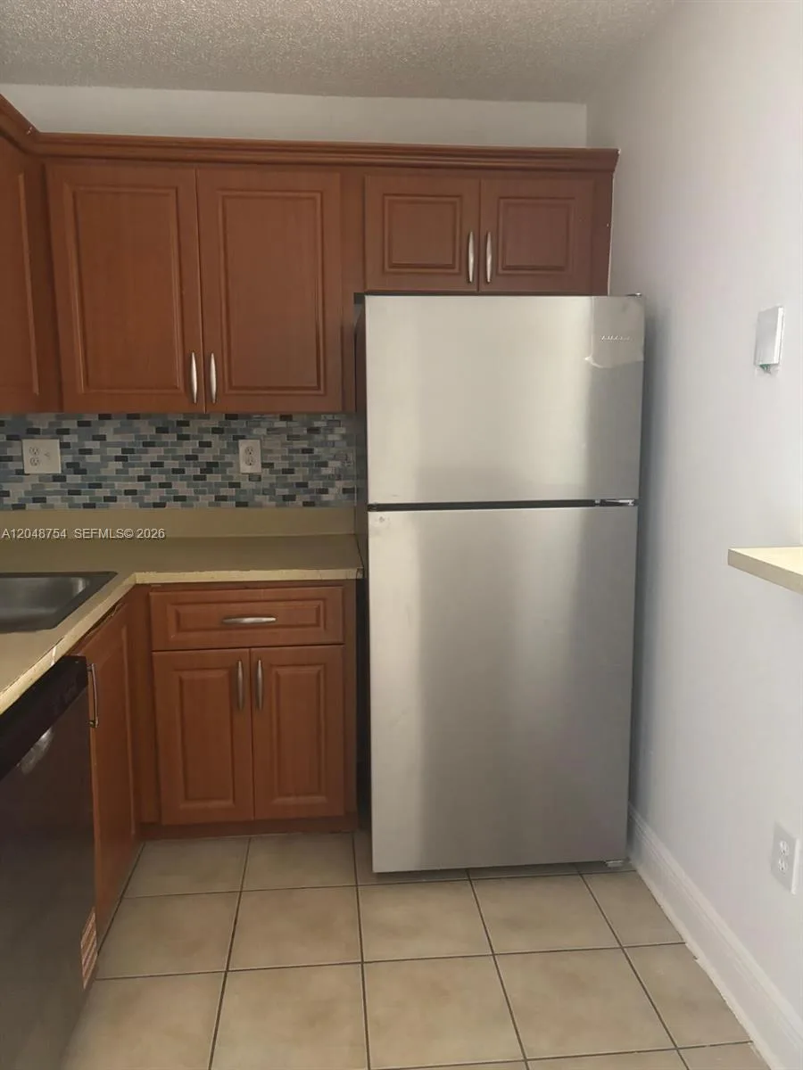 7110 NW 179th St # 211, Hialeah, FL 33015 photo 3