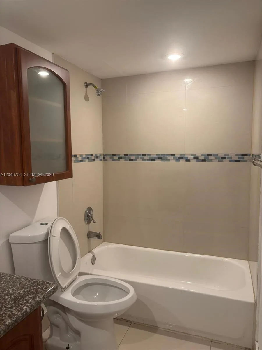 7110 NW 179th St # 211, Hialeah, FL 33015 photo 6
