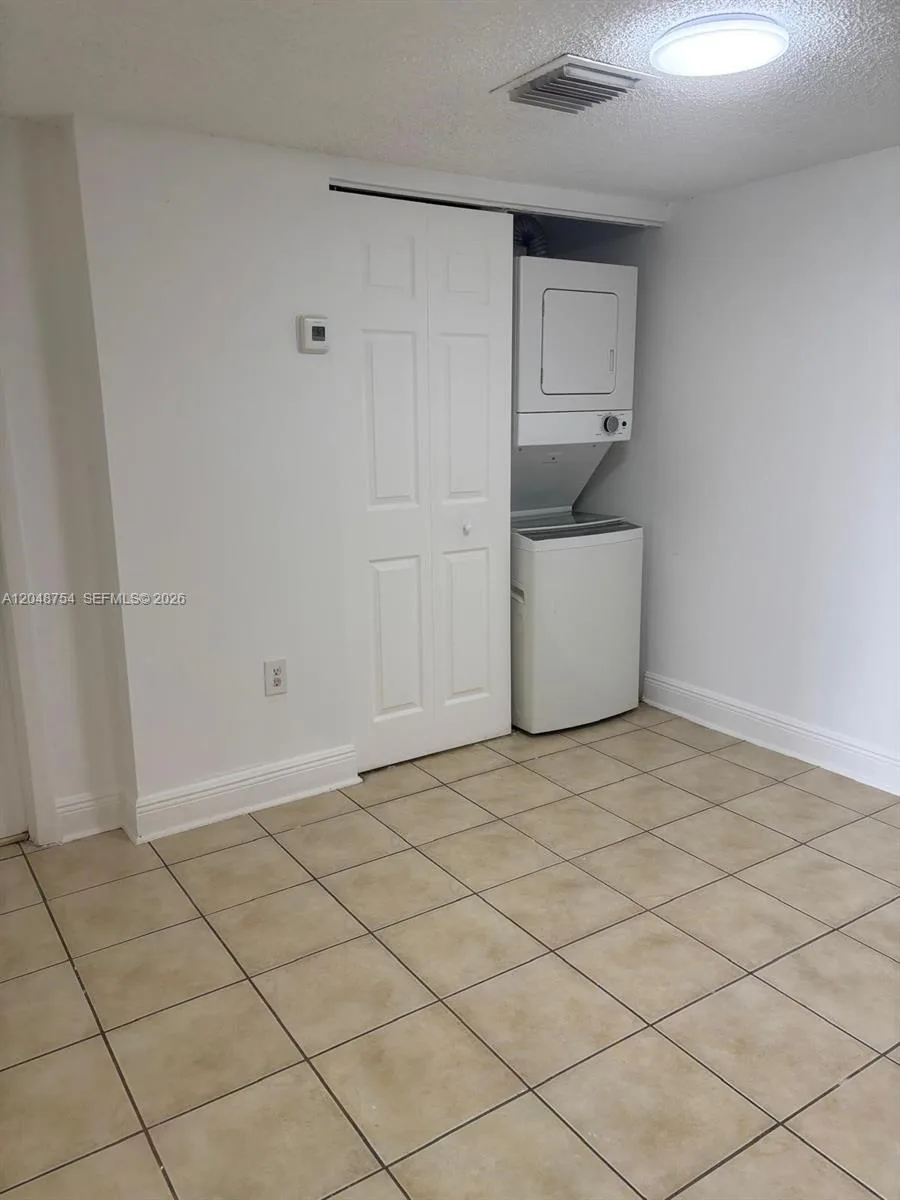 7110 NW 179th St # 211, Hialeah, FL 33015 photo 7