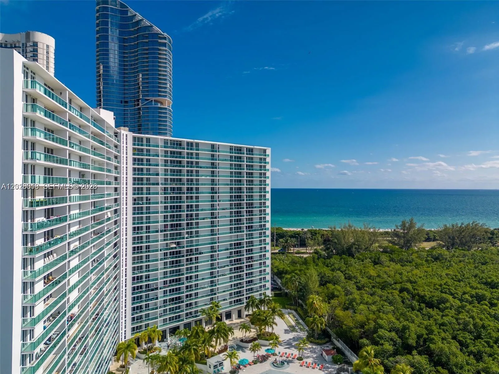 100 Bayview Dr # 1623, Sunny Isles Beach, FL 33160