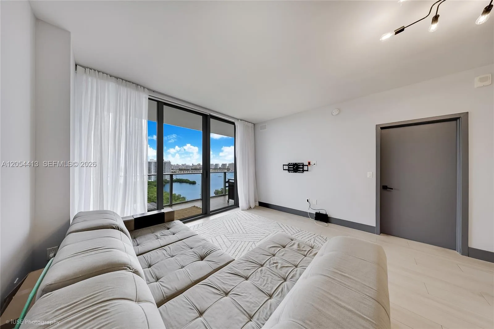 16385 Biscayne Blvd # 2205, North Miami Beach, FL 33160 photo 4