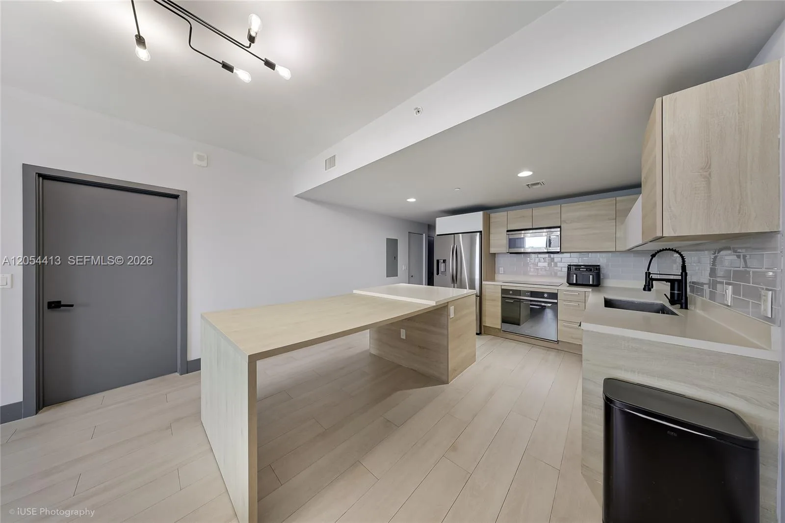 16385 Biscayne Blvd # 2205, North Miami Beach, FL 33160 photo 5