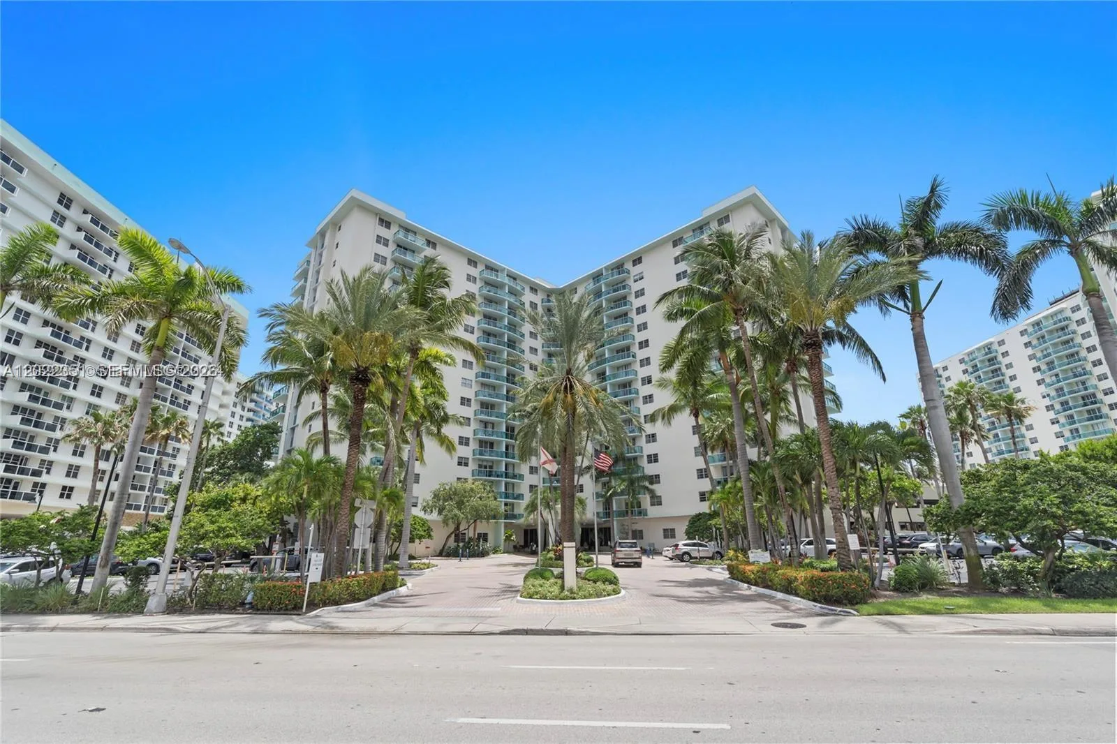Tides on Hollywood Beach photo 6