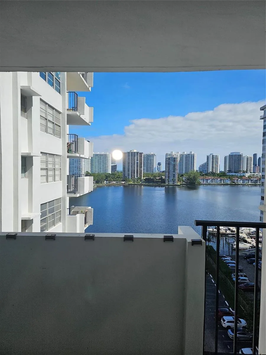 2750 NE 183rd Street # 1101, Aventura, FL 33160