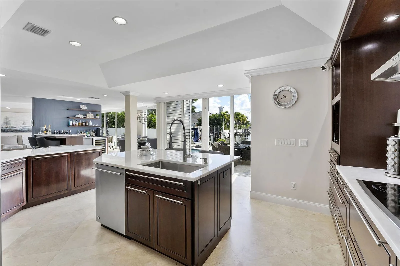 910 JASMINE Drive, Delray Beach, FL 33483 photo 9
