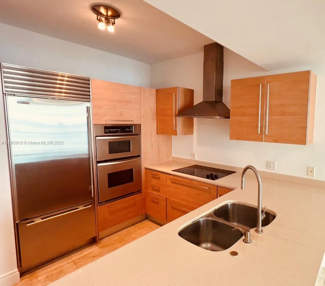 218 SE 14th St # 1104, Miami, FL 33131 photo 2
