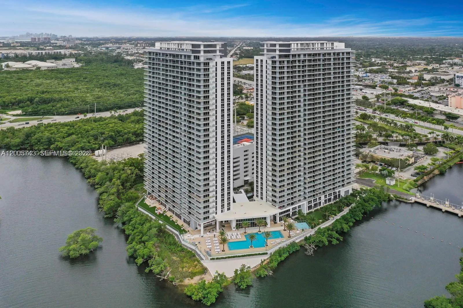 16385 Biscayne Blvd # 1717, North Miami Beach, FL 33160