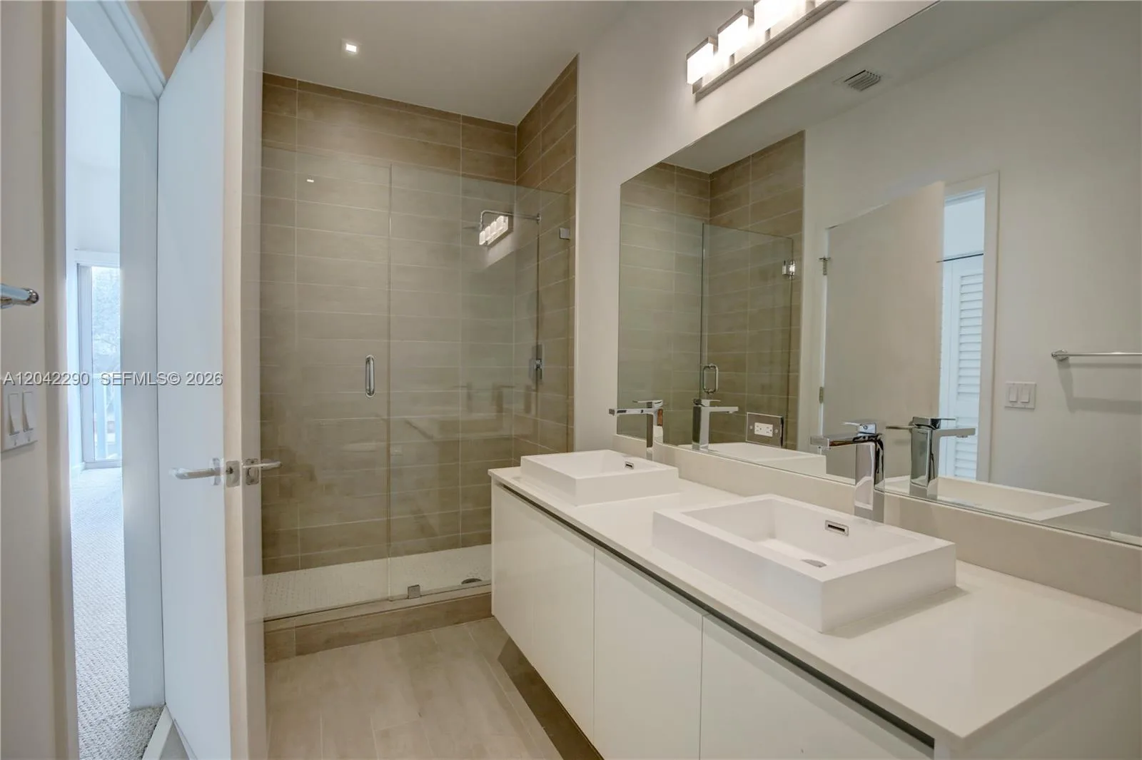 1600 SW 1st Ave # TH-09, Miami, FL 33129 photo 4