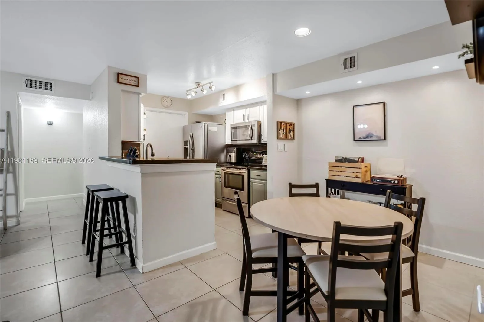 875 Riverside Dr # 712, Coral Springs, FL 33071 photo 2