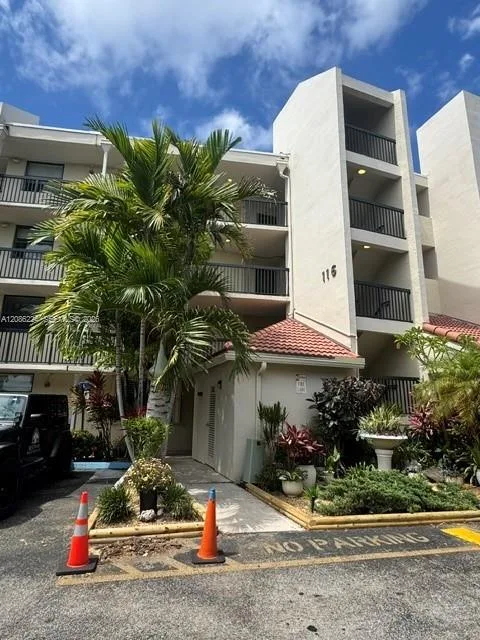 116 Lake Emerald Dr # 202, Oakland Park, FL 33309