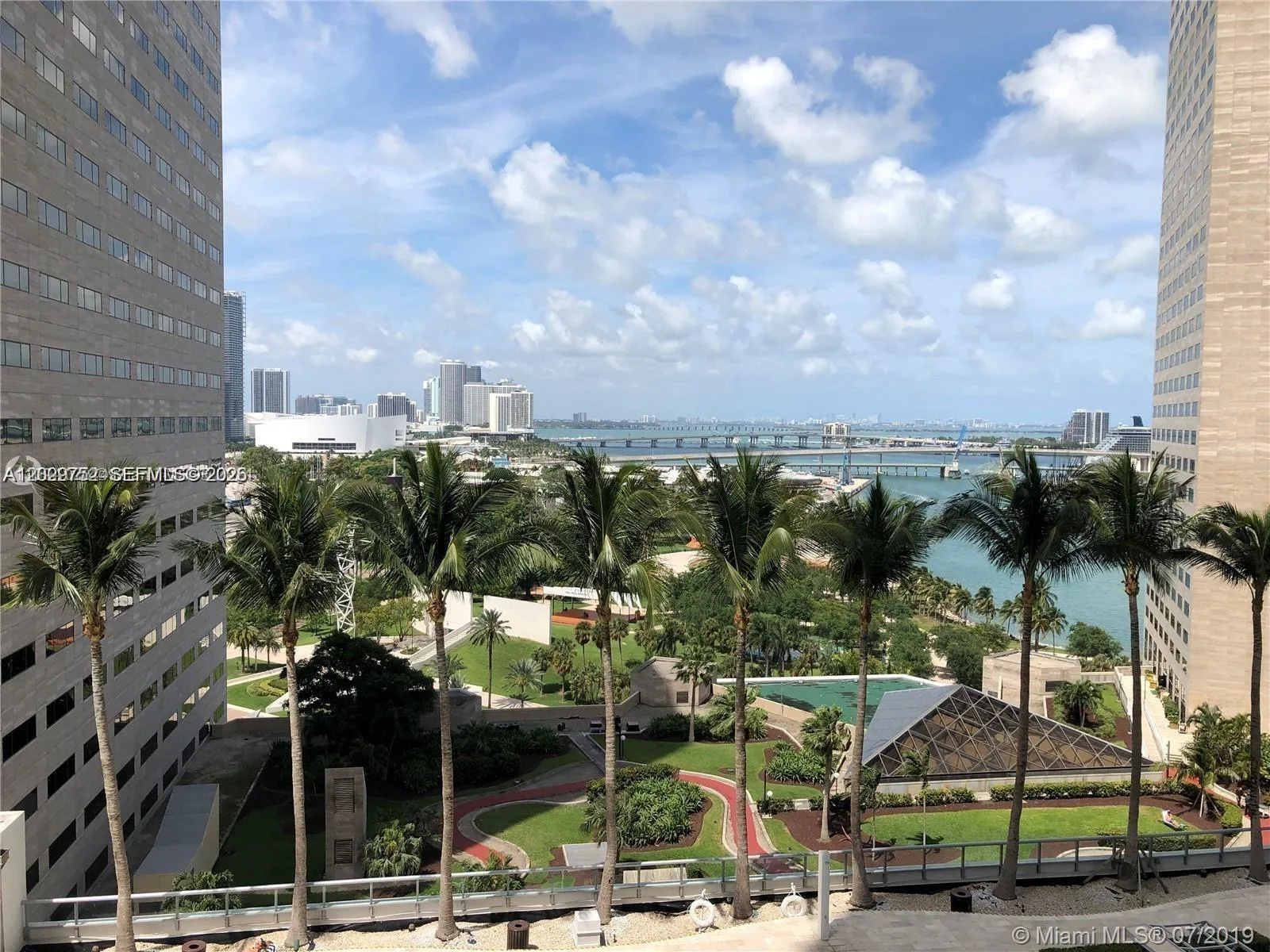325 S Biscayne Blvd # 1716, Miami, FL 33131