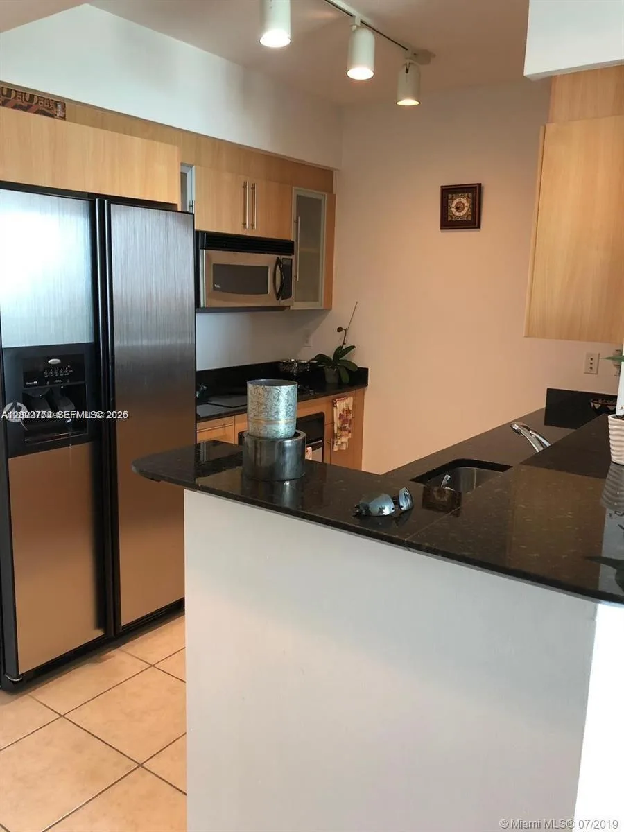 325 S Biscayne Blvd # 1716, Miami, FL 33131 photo 4