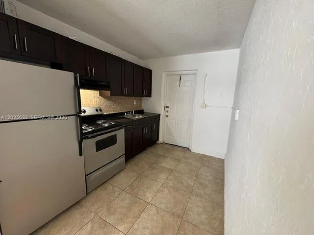 608 5th St # 3, West Palm Beach, FL 33401