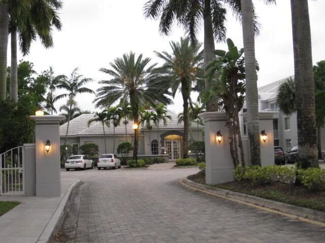 620 SW 111th Avenue # 103, Pembroke Pines, FL 33025