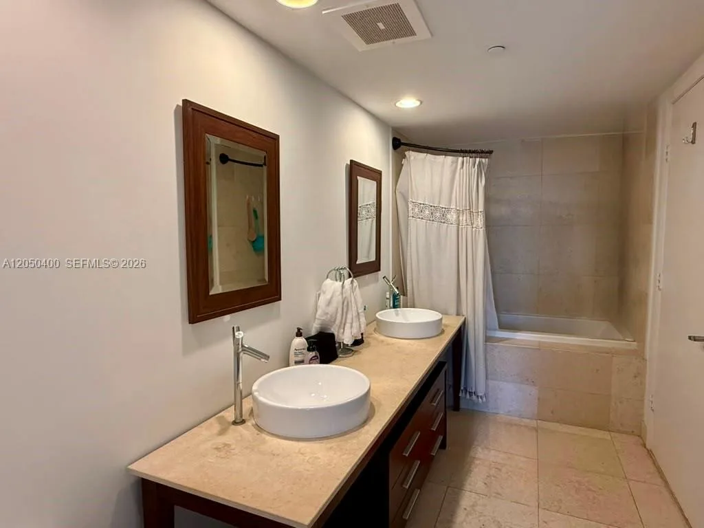 475 Brickell Ave # 1012, Miami, FL 33131 photo 6