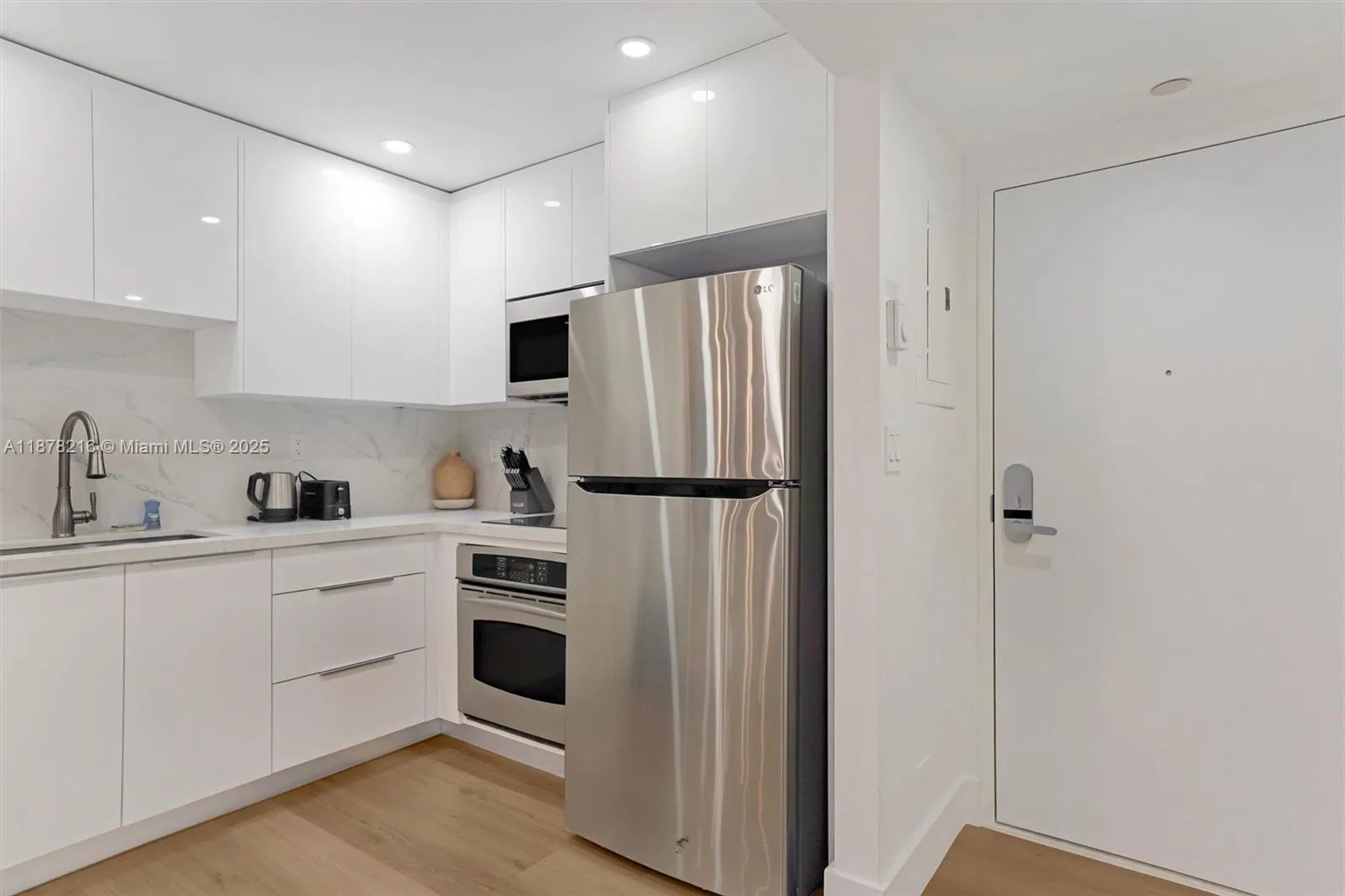 2301 Collins Ave # 1135, Miami Beach, FL 33139 photo 2