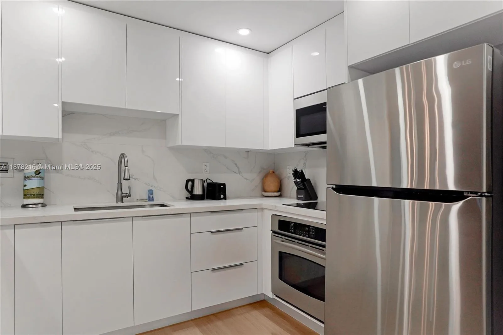 2301 Collins Ave # 1135, Miami Beach, FL 33139 photo 3