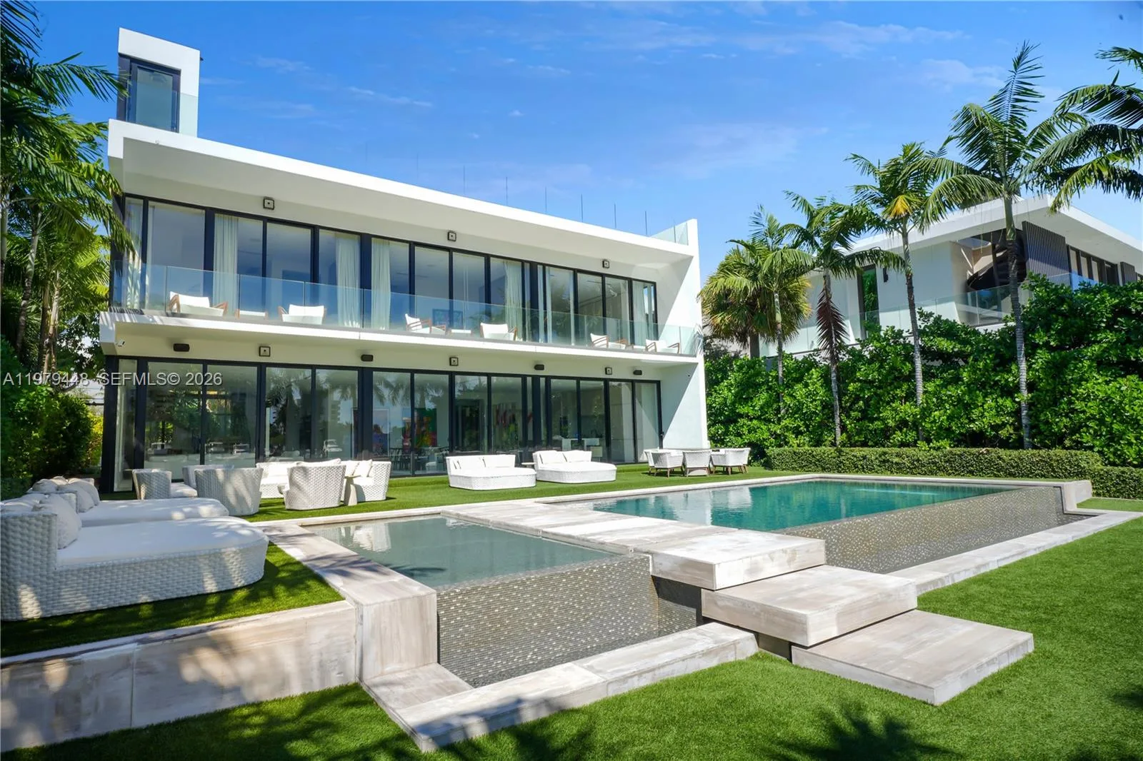 5501 Pine Tree Dr, Miami Beach, FL 33140 photo 2