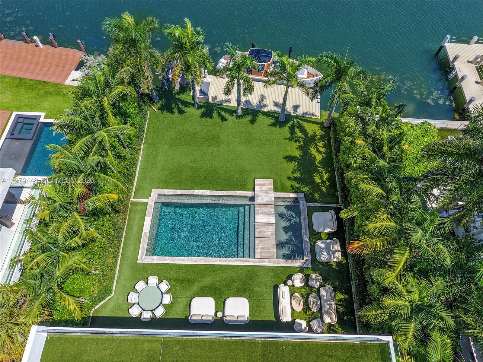 5501 Pine Tree Dr, Miami Beach, FL 33140 photo 4