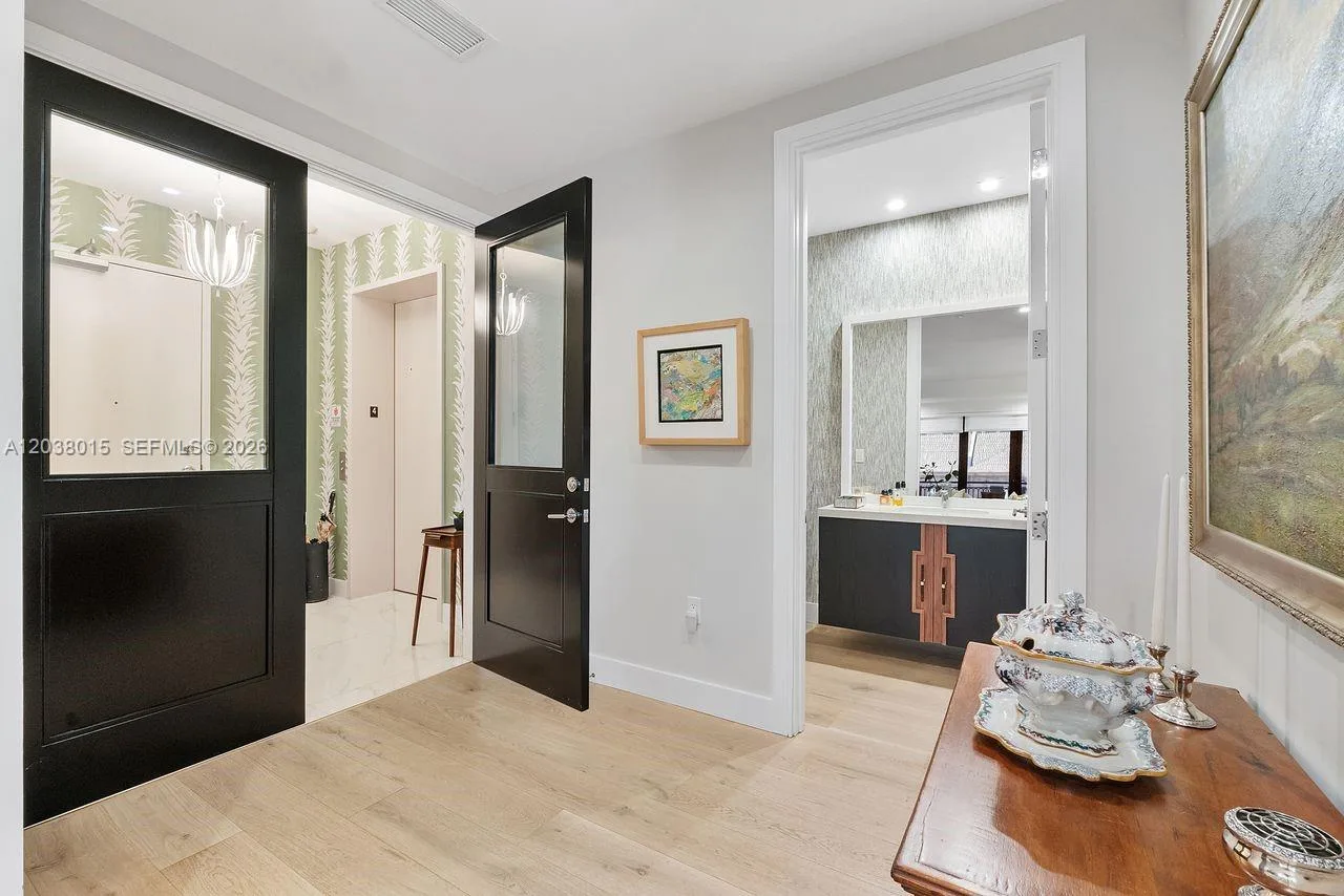 718 Valencia Ave # 403, Coral Gables, FL 33134 photo 7
