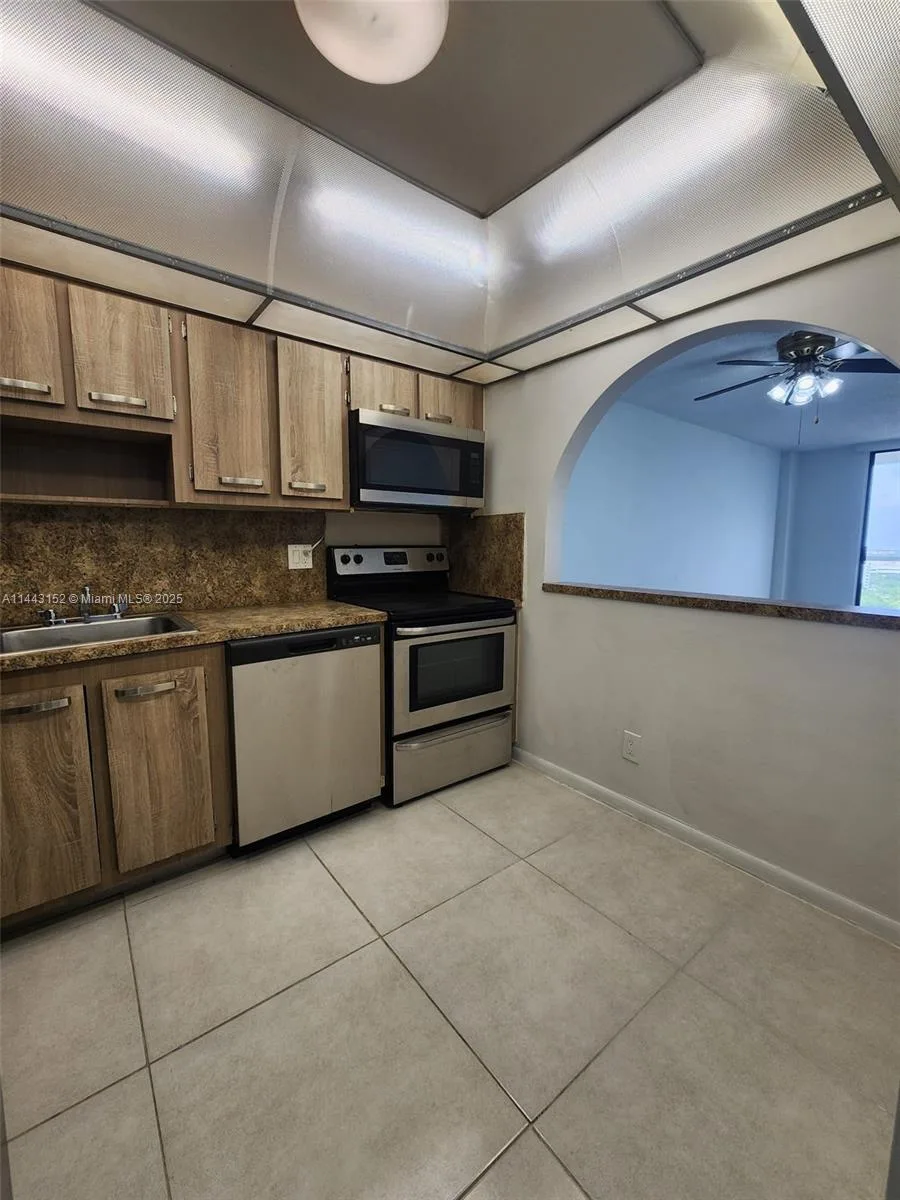 13499 Biscayne Blvd # 1513, North Miami, FL 33181 photo 8