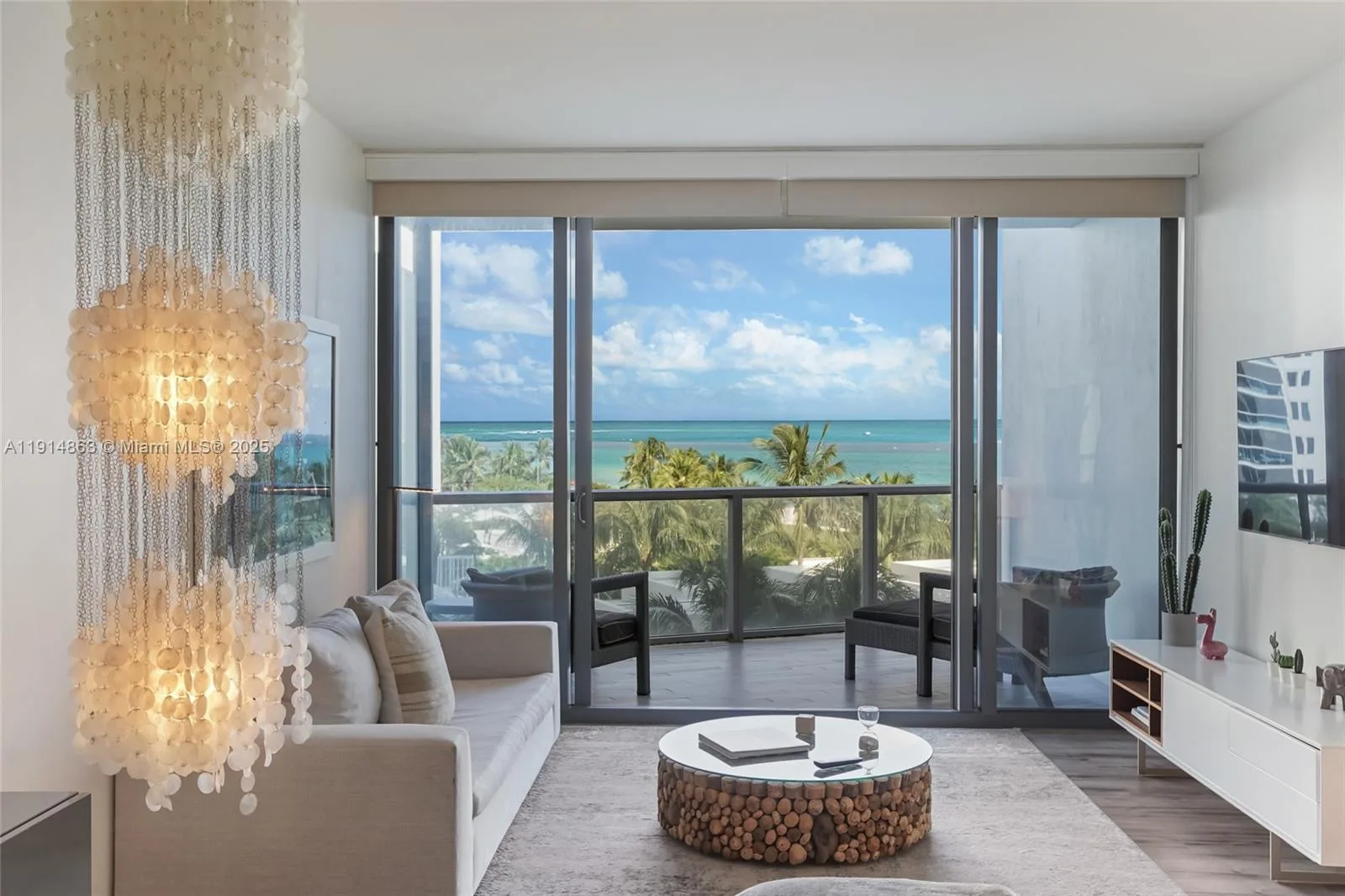 2201 Collins Ave # 523, Miami Beach, FL 33139