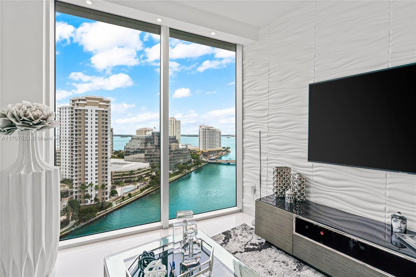 495 Brickell Ave # 1702, Miami, FL 33131 photo 11