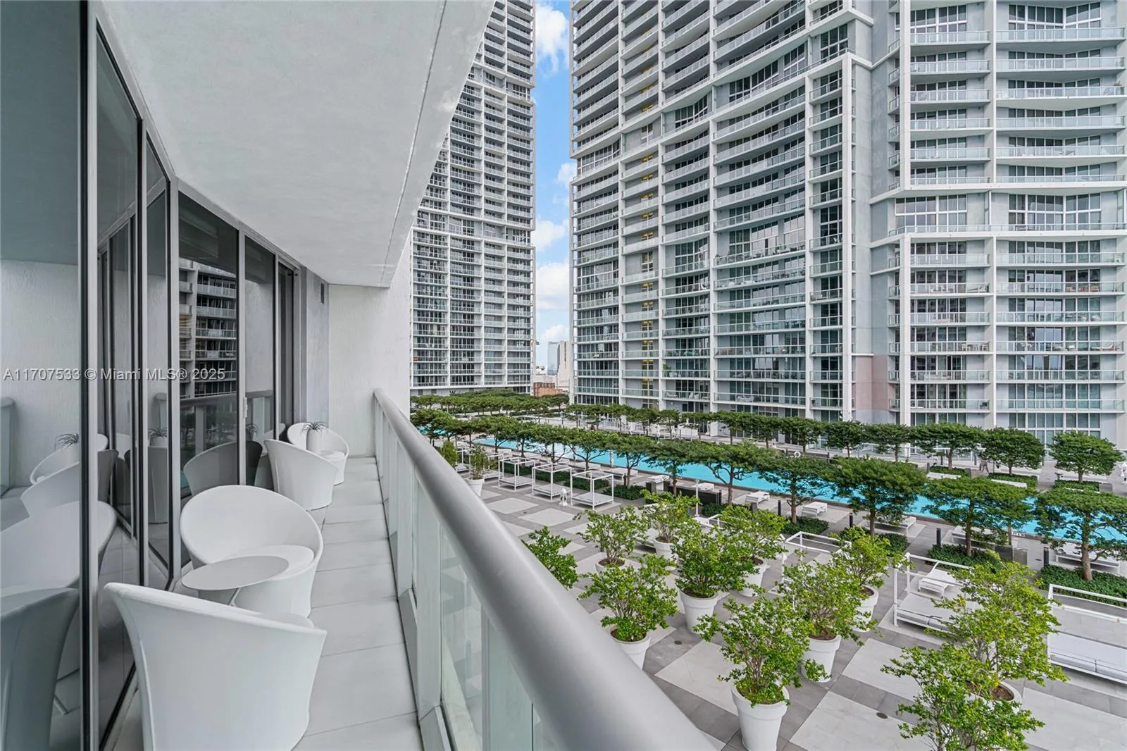 495 Brickell Ave # 1702, Miami, FL 33131 photo 4