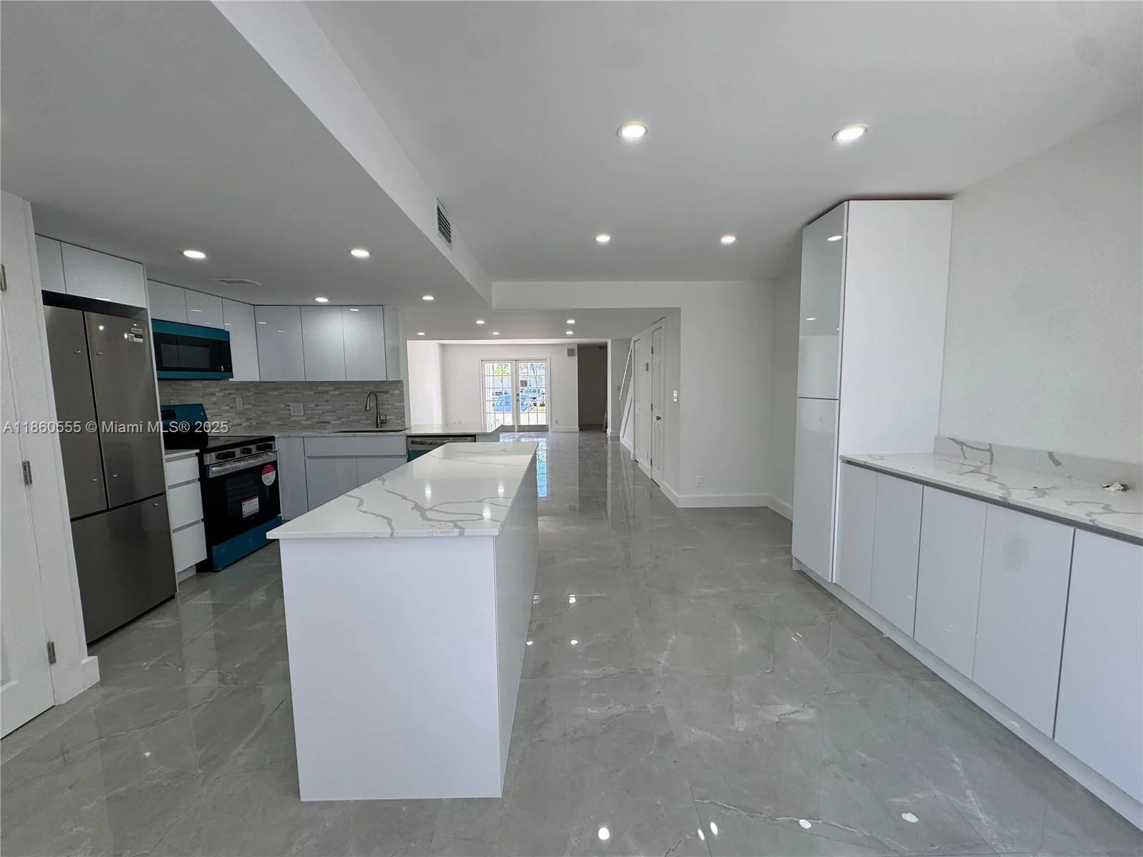 2318 NE 7th St # 34, Hallandale Beach, FL 33009 photo 7