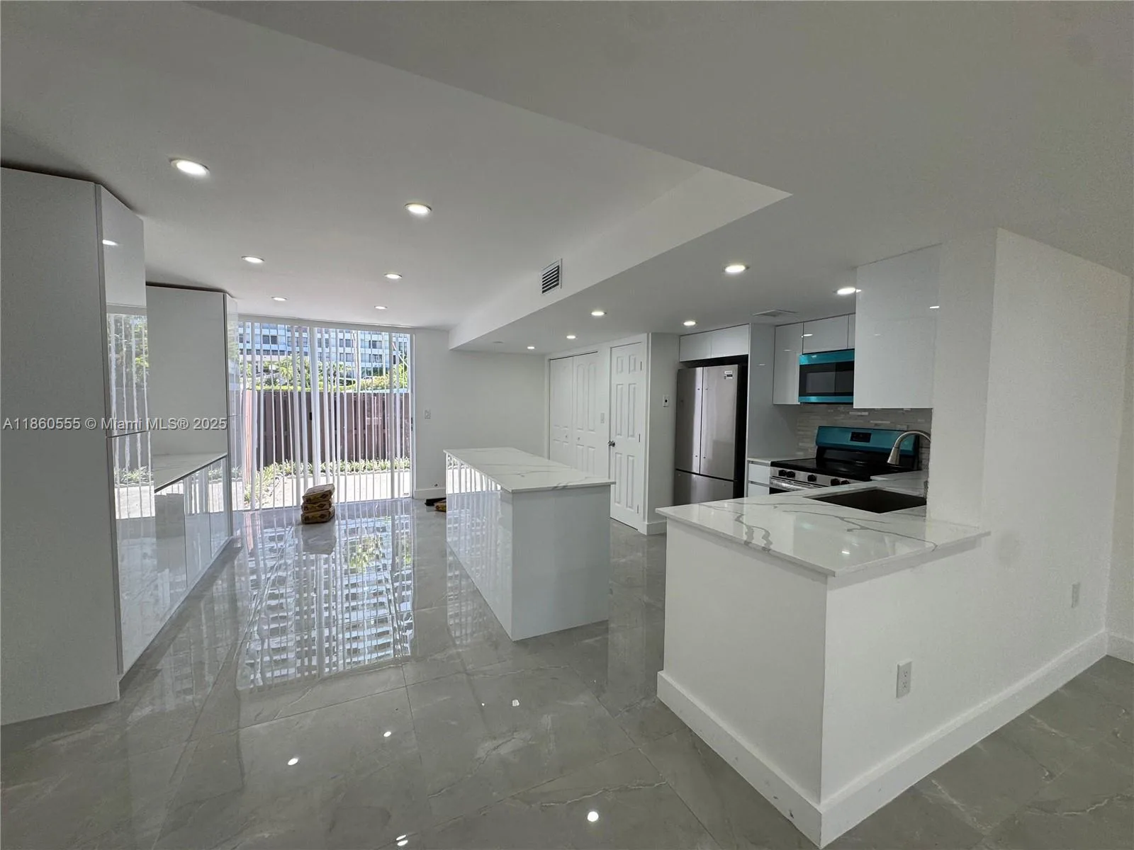 2318 NE 7th St # 34, Hallandale Beach, FL 33009 photo 9