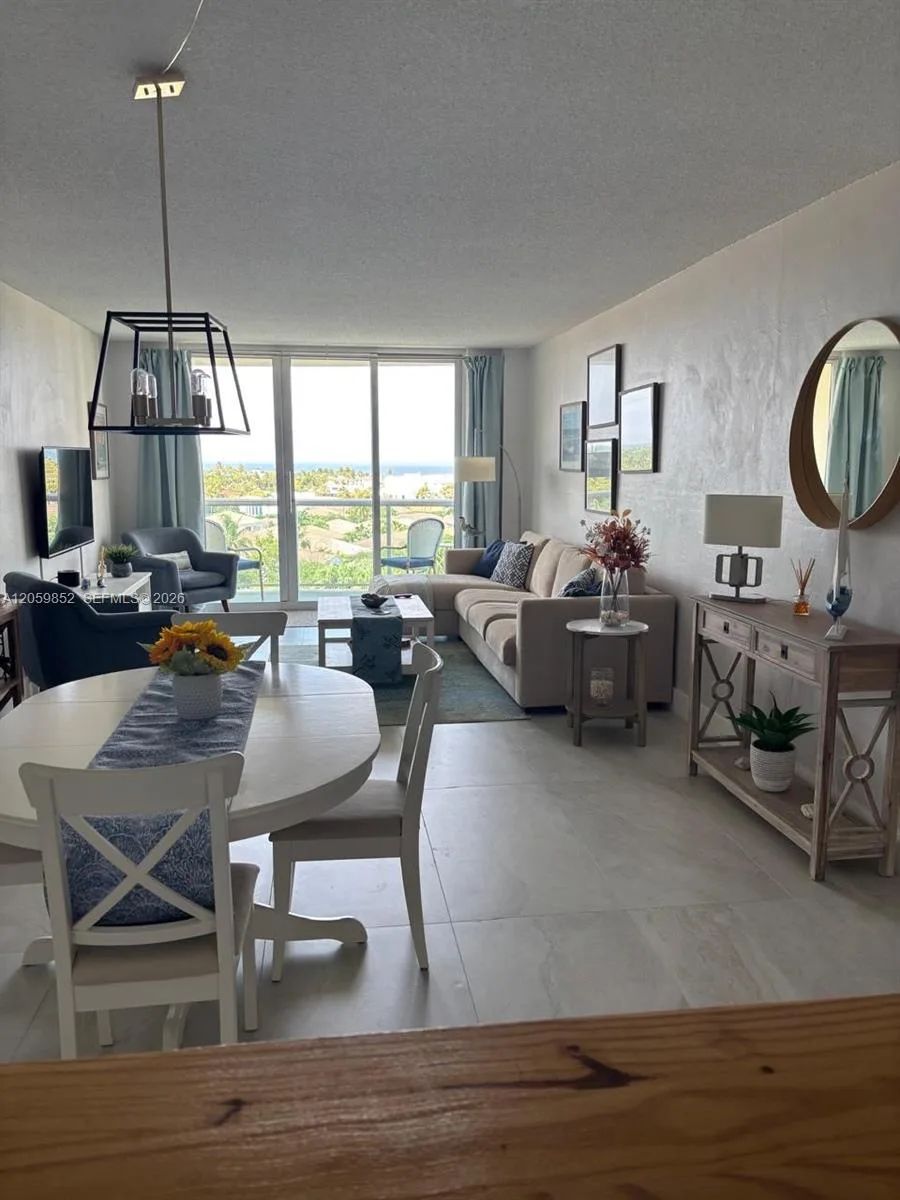 19380 Collins Ave # 818, Sunny Isles Beach, FL 33160