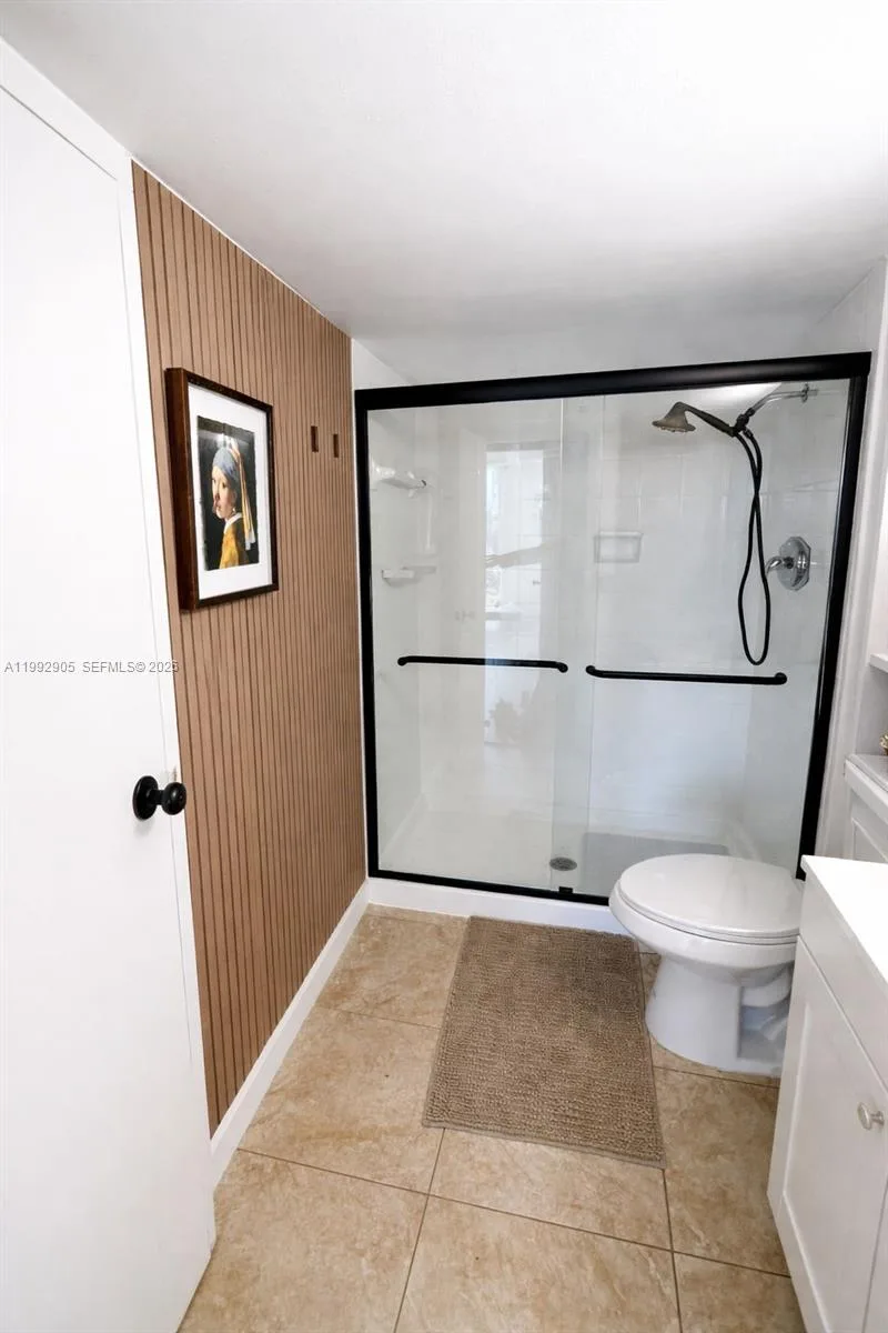 16851 NE 23rd Ave # B604, North Miami Beach, FL 33160 photo 12