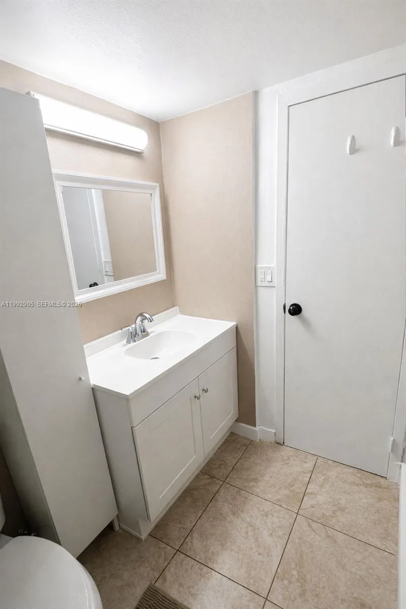 16851 NE 23rd Ave # B604, North Miami Beach, FL 33160 photo 13