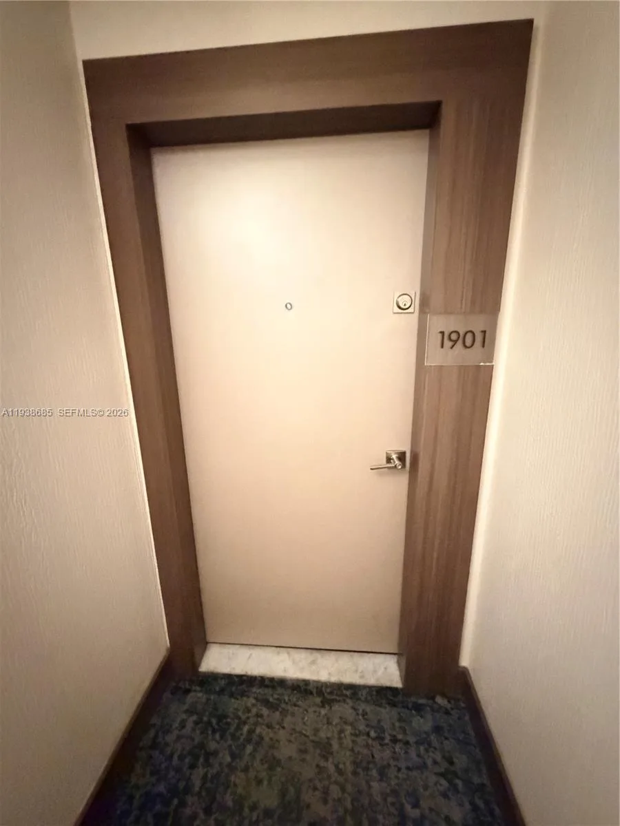 3701 N Country Club Dr # 1901, Aventura, FL 33180