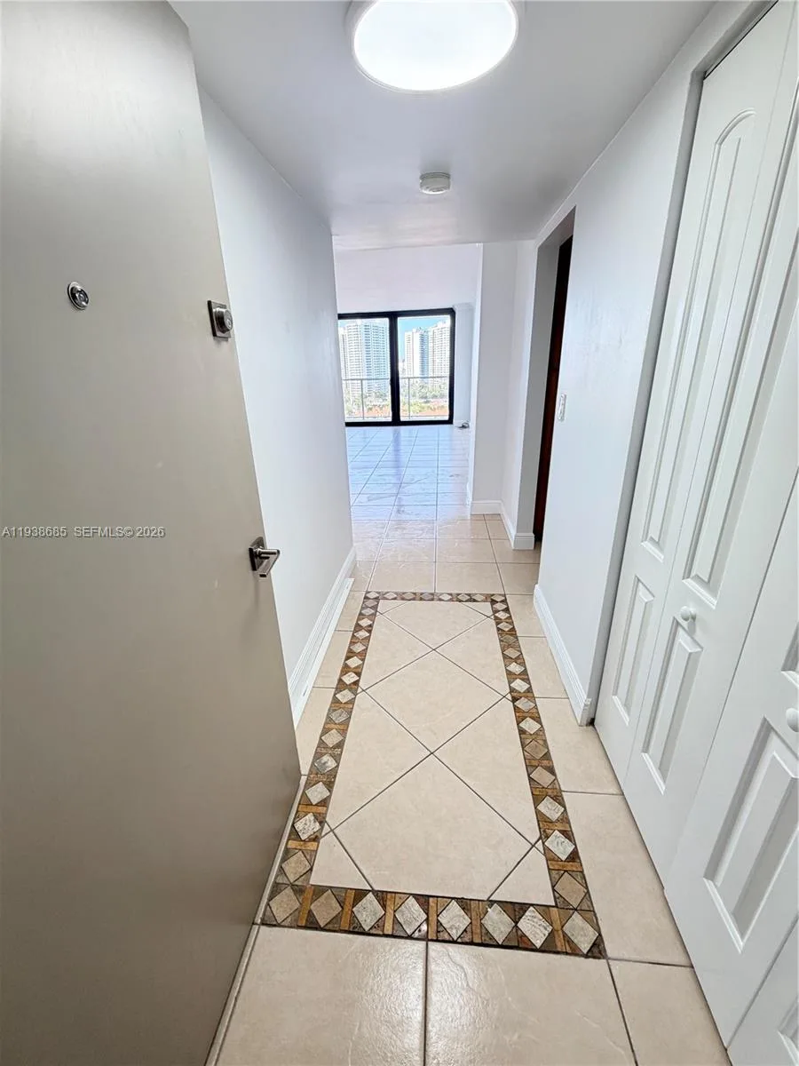 3701 N Country Club Dr # 1901, Aventura, FL 33180 photo 2