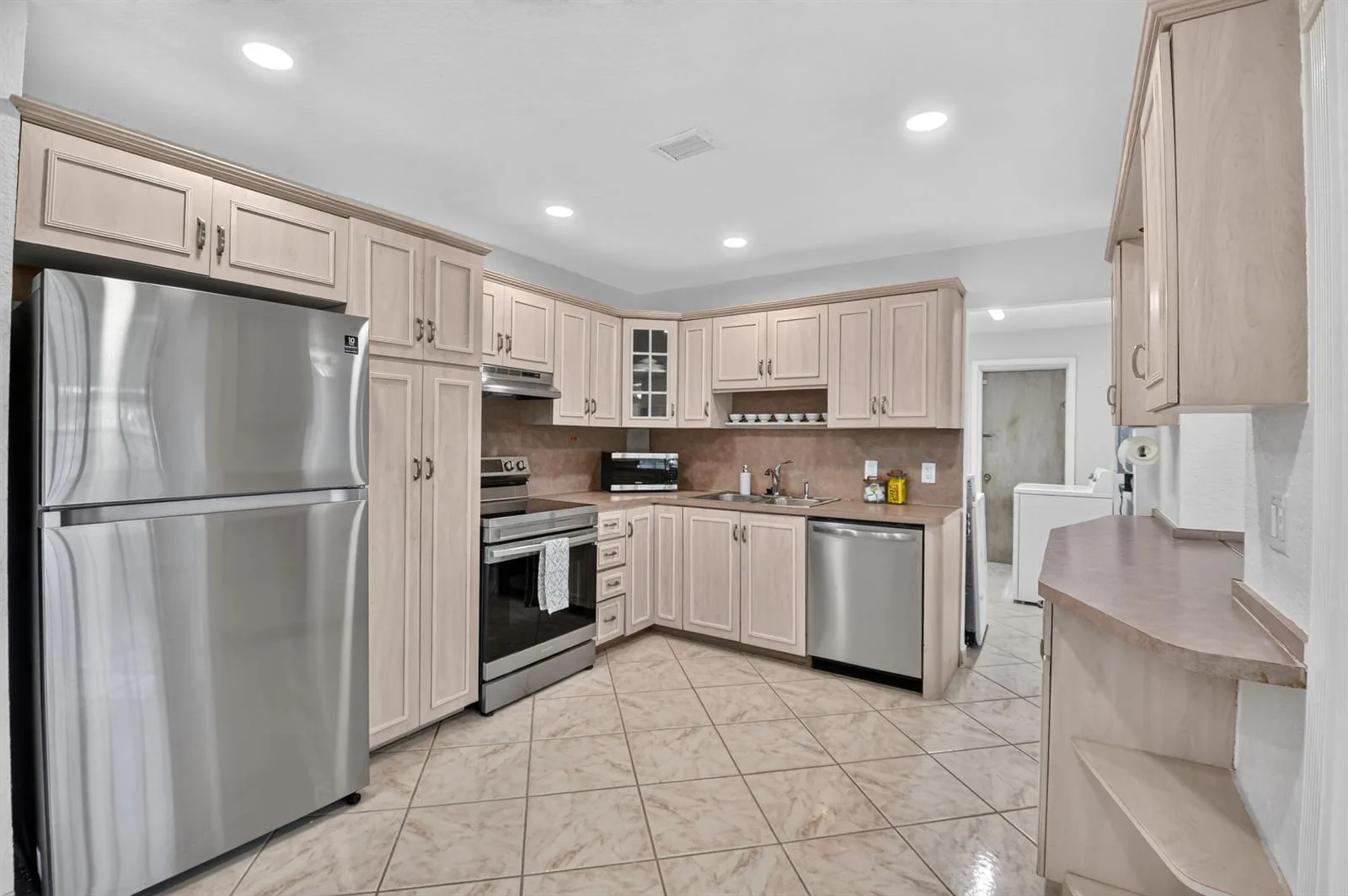 1826 16TH Avenue N, FL 33460 photo 6