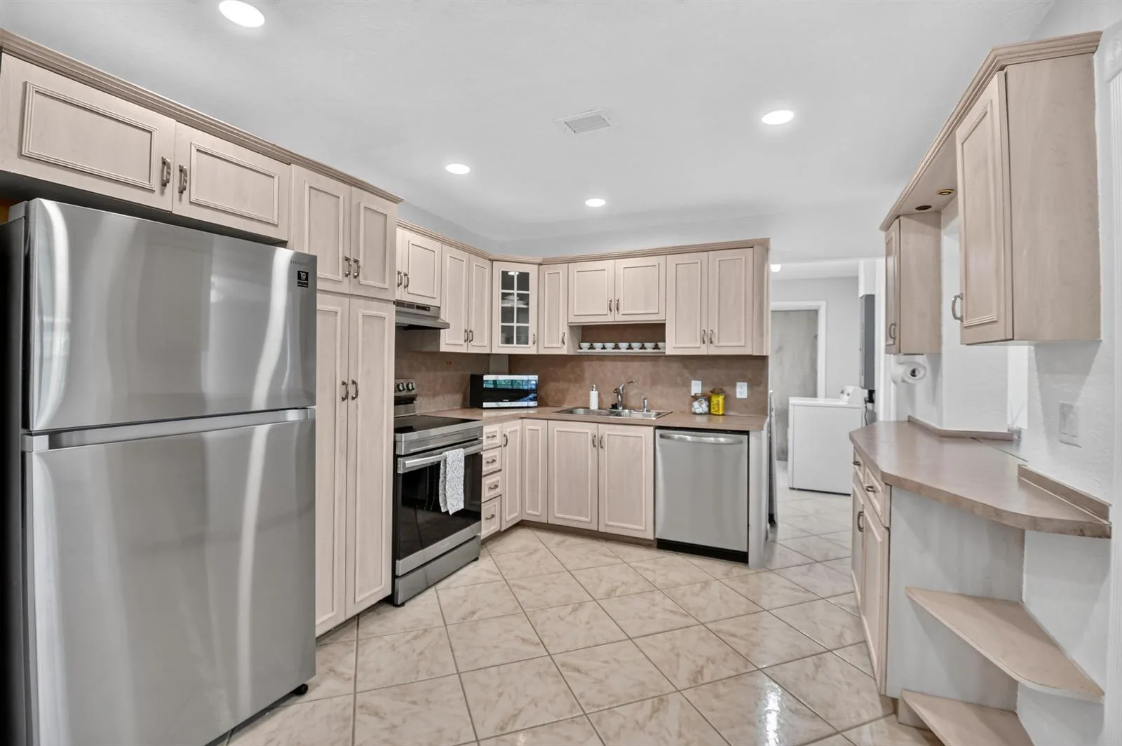 1826 16TH Avenue N, FL 33460 photo 8