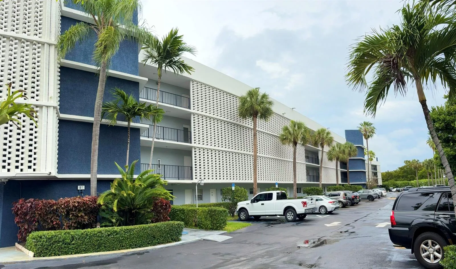 879 NE 195th Street # 227, Miami, FL 33179