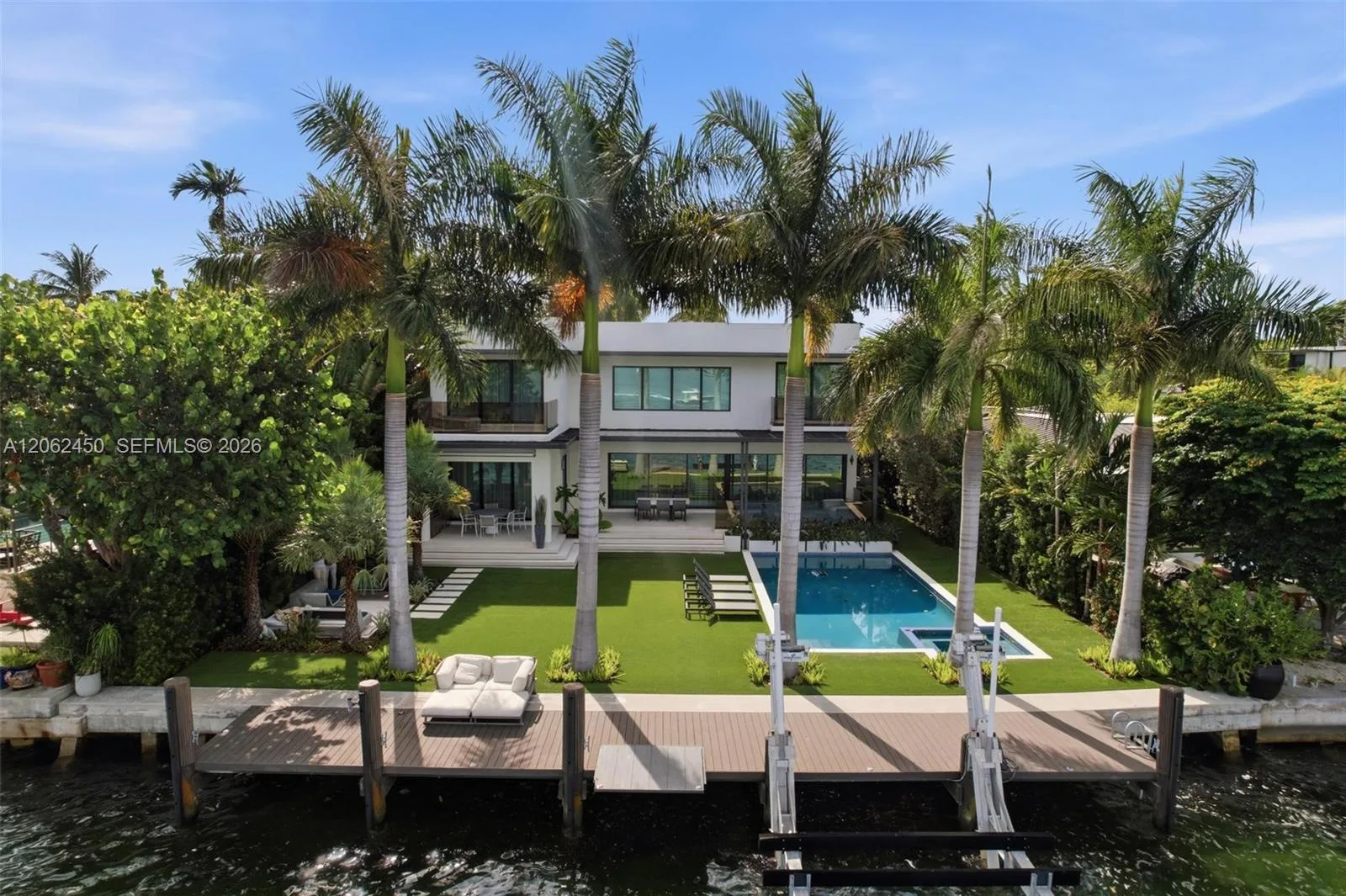 9814 W Broadview Dr, Bay Harbor Islands, FL 33154