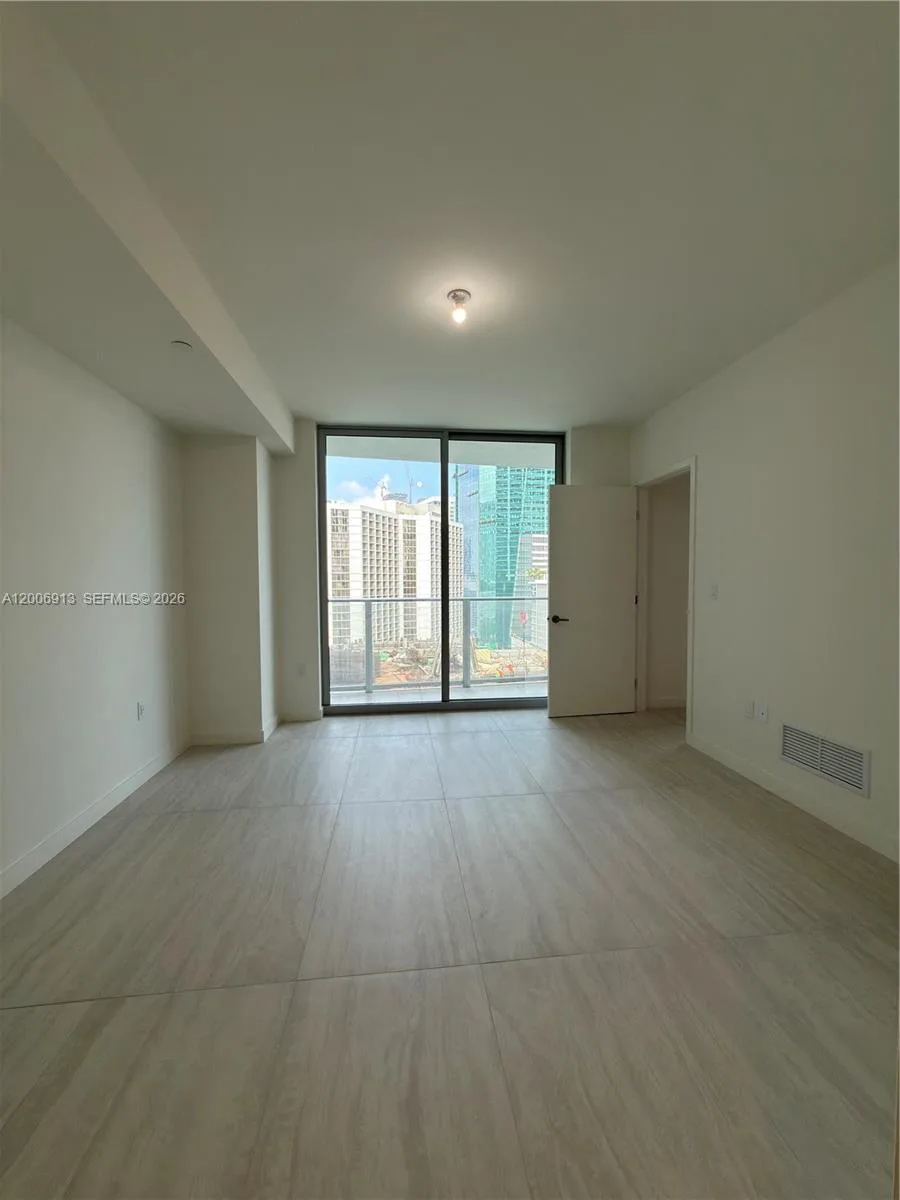 77 SE 5th St # 1602, Miami, FL 33131 photo 7