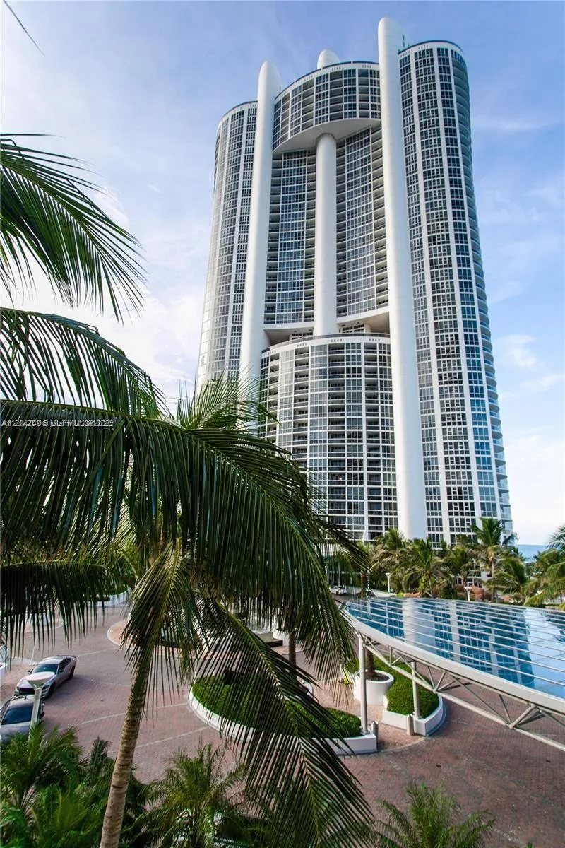 18101 Collins Ave # 606, Sunny Isles Beach, FL 33160