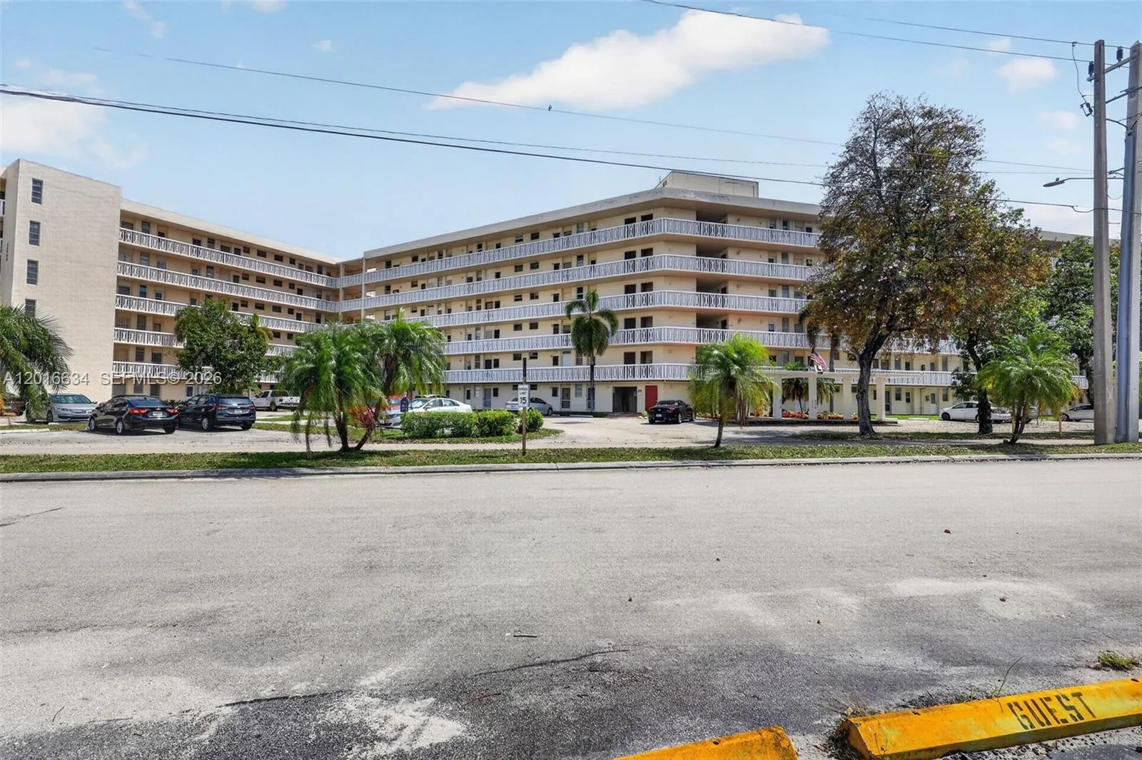 2905 Point East Dr # L311, Aventura, FL 33160