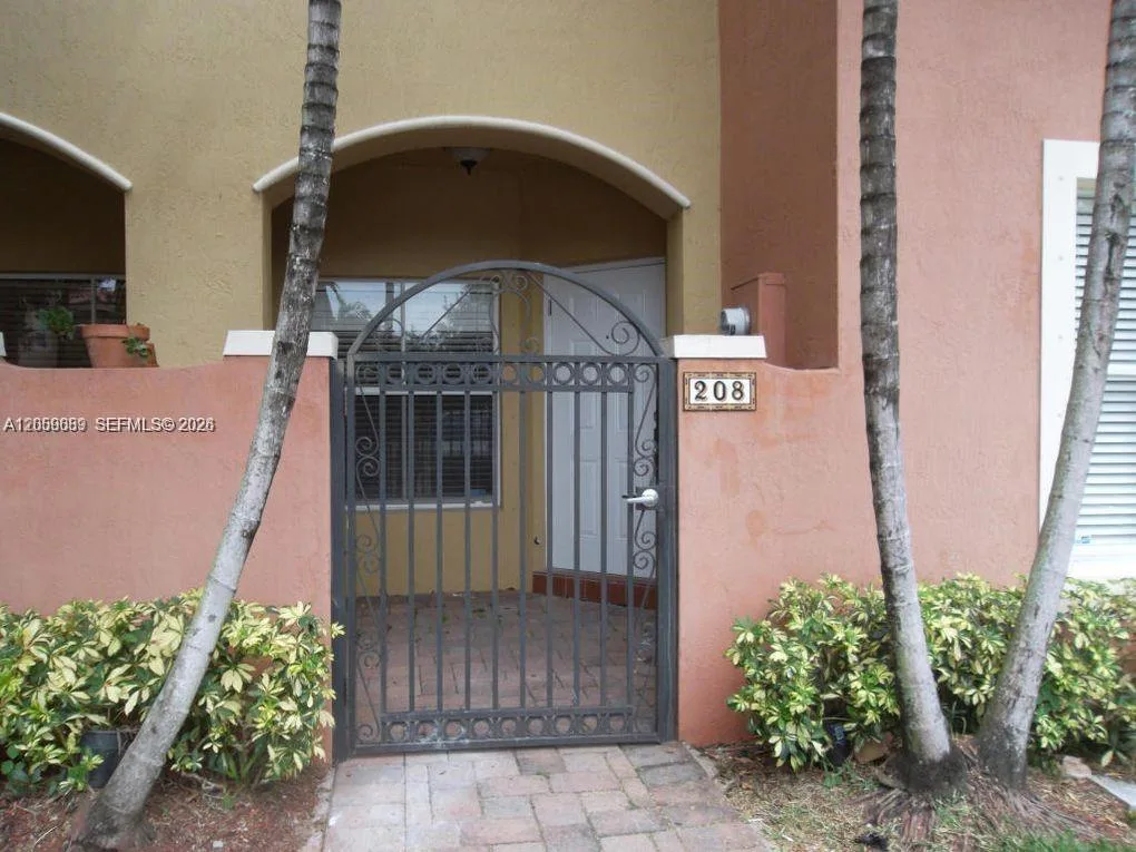 208 Lake Monterey Cir, Boynton Beach, FL 33426