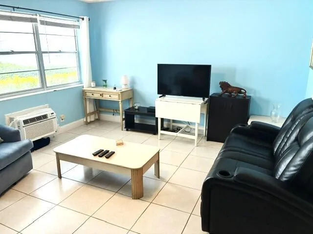 110 Markham F # 110, Deerfield Beach, FL 33442 photo 8