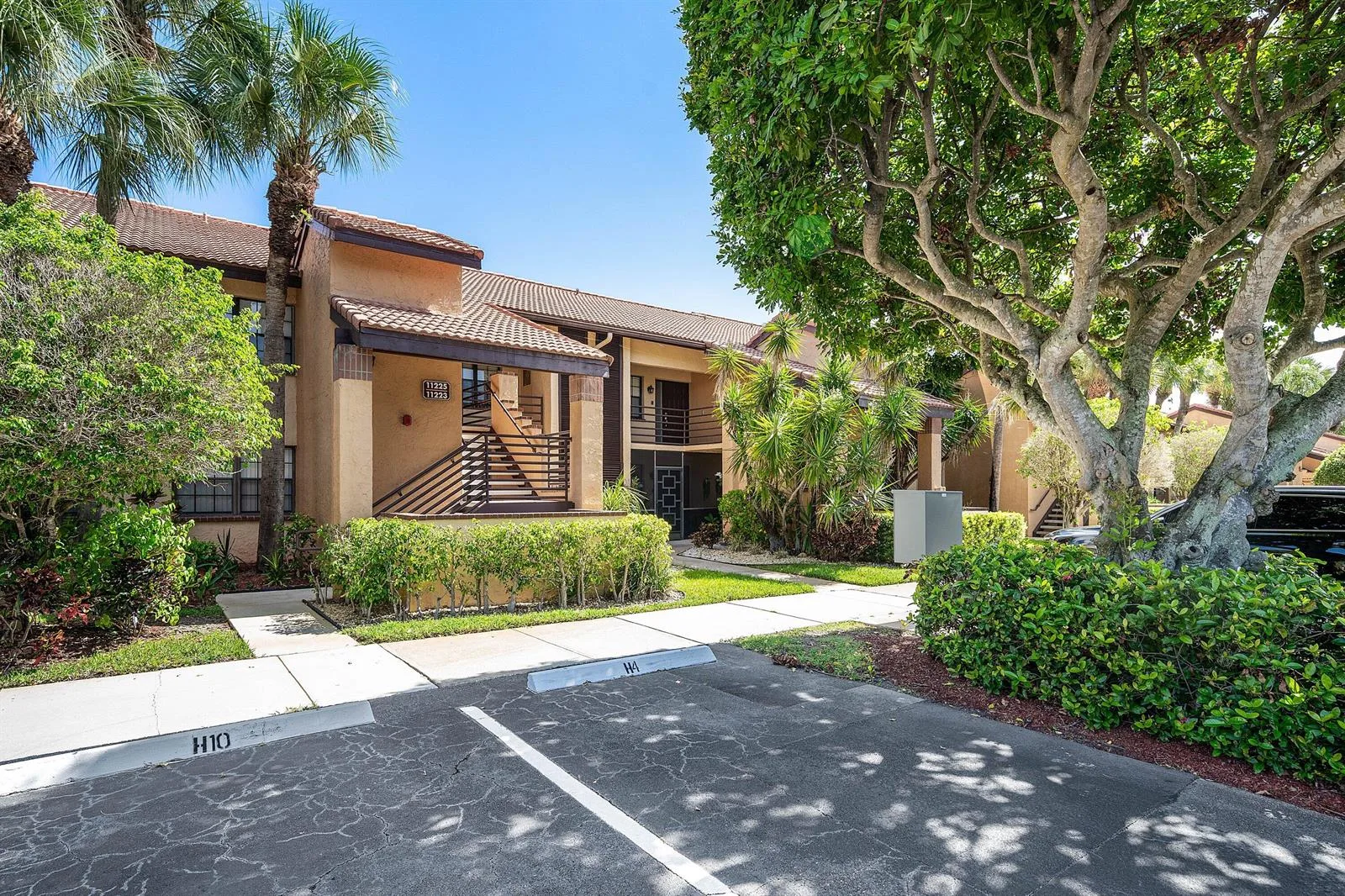 11223 Aspen Glen Drive, Boynton Beach, FL 33437 photo 2
