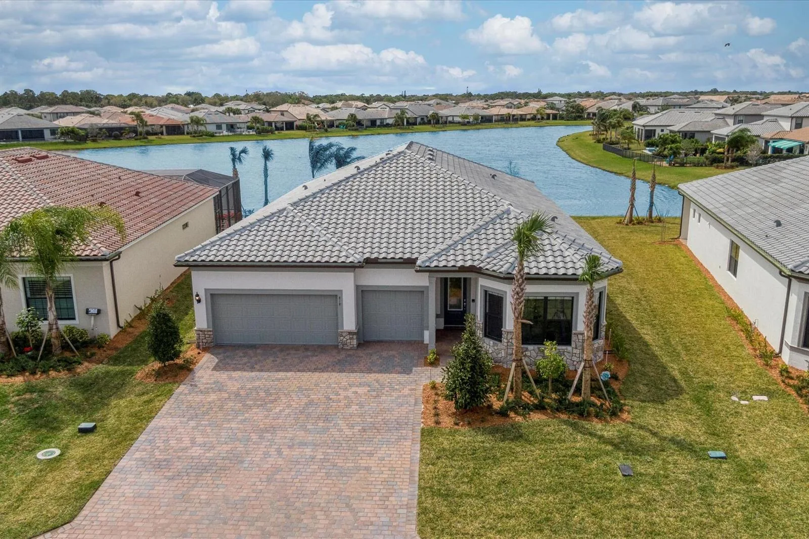 818 SE Courances Drive, Port St. Lucie, FL 34984