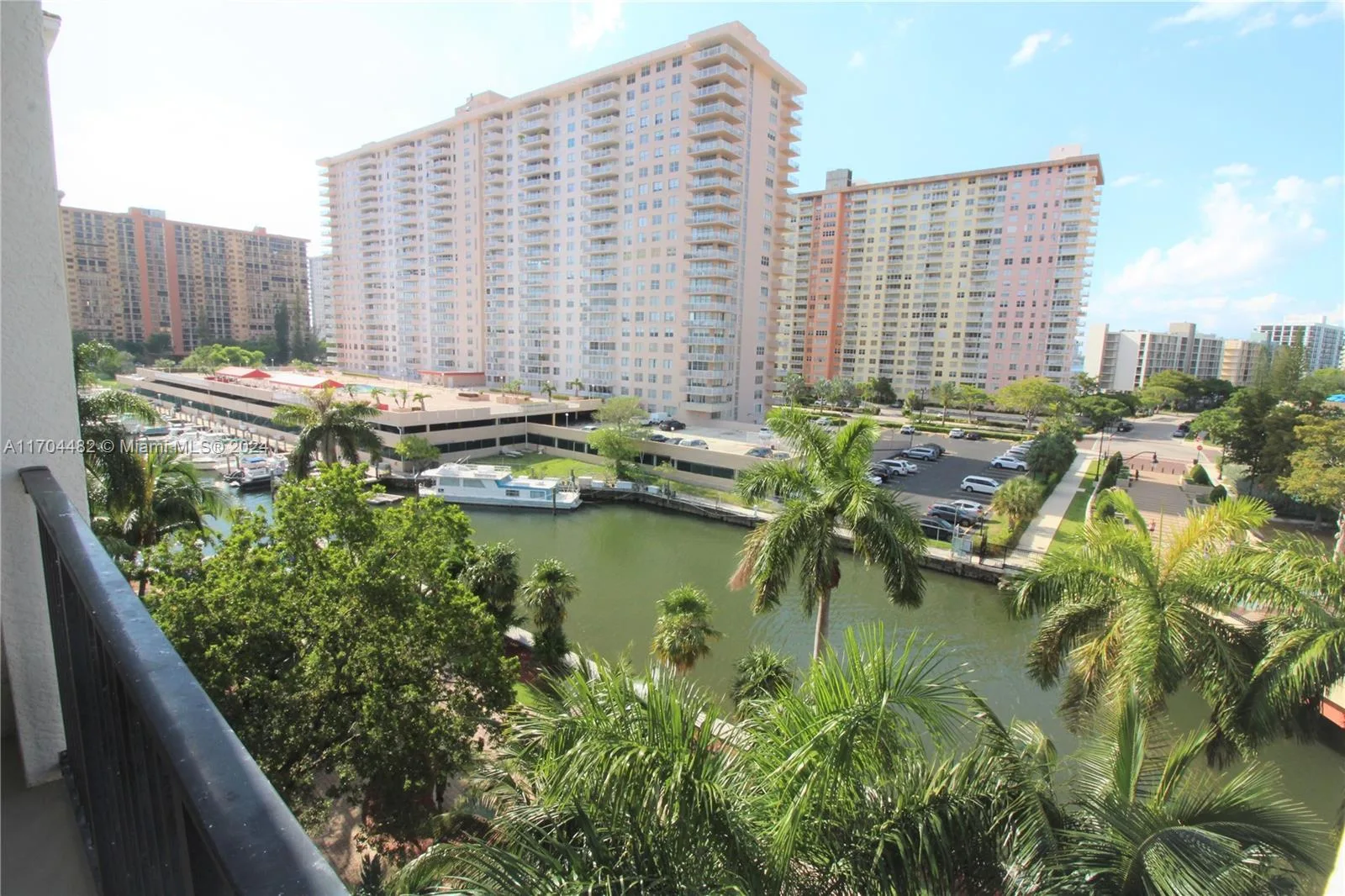 17150 N Bay Rd # 2612, Sunny Isles Beach, FL 33160 photo 2