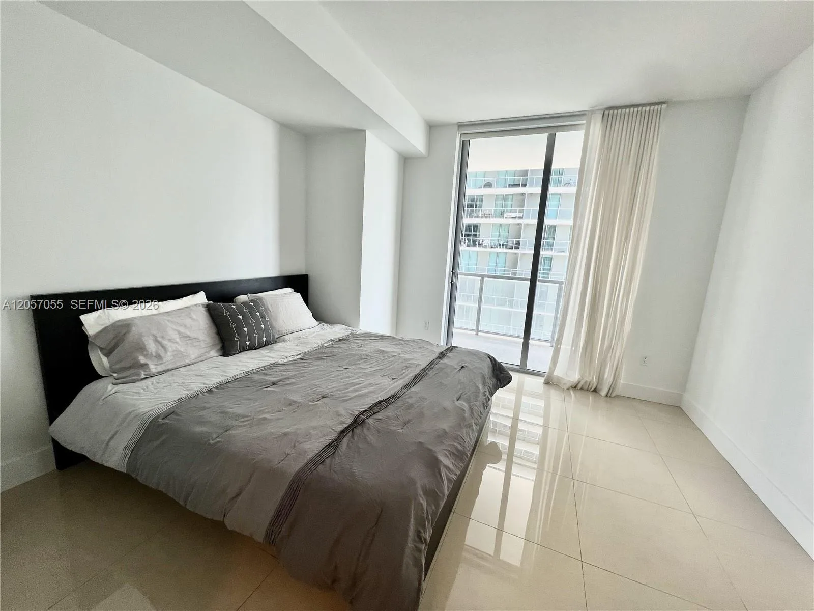 1111 SW 1st Ave # 1914, Miami, FL 33130 photo 12