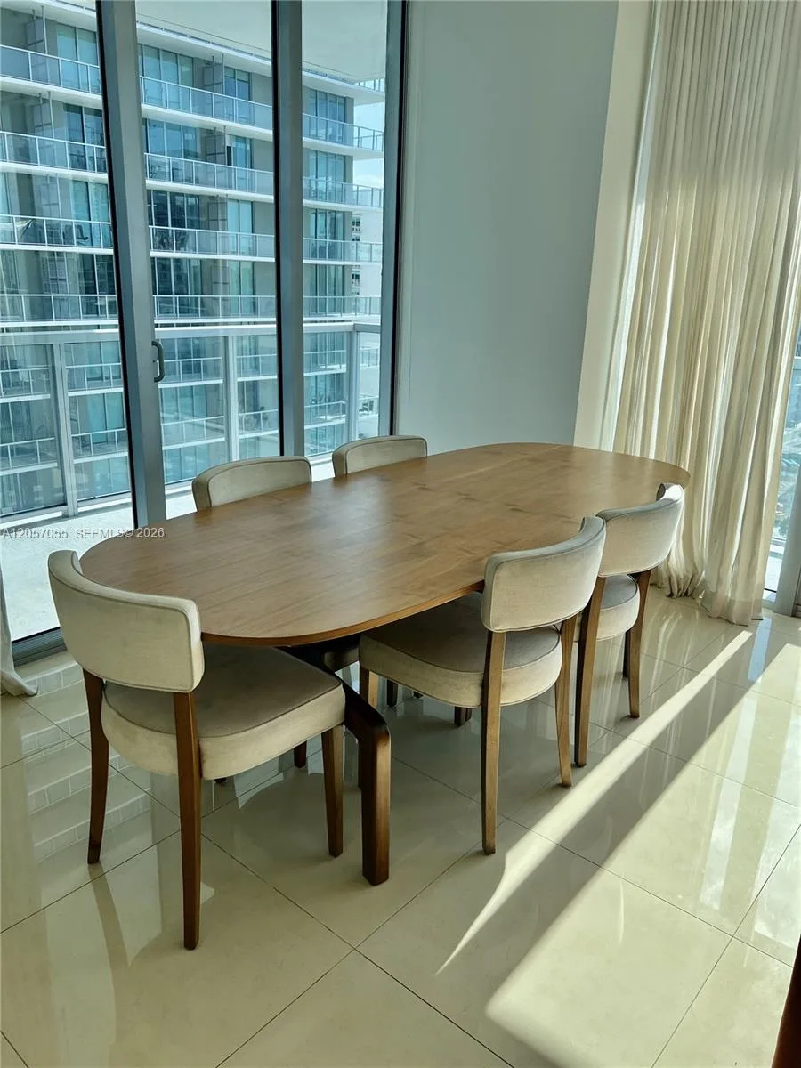 1111 SW 1st Ave # 1914, Miami, FL 33130 photo 3